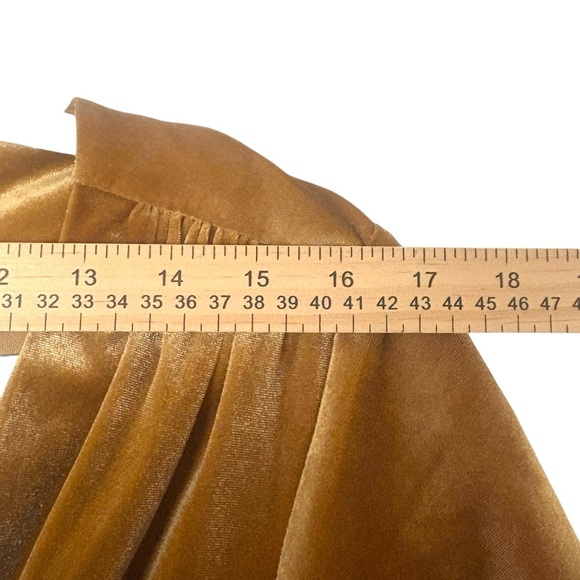 NWT Lucy Paris Women’s Velvet Wrap Dress Gold Flowy Sleeves Size M (No Belt) - Picture 6 of 14